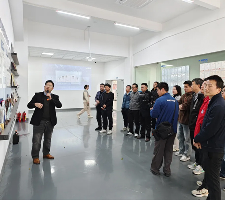 廣科&middot;科創營走進科伺